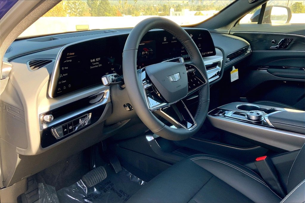 2025 Cadillac Lyriq Sport photo 8