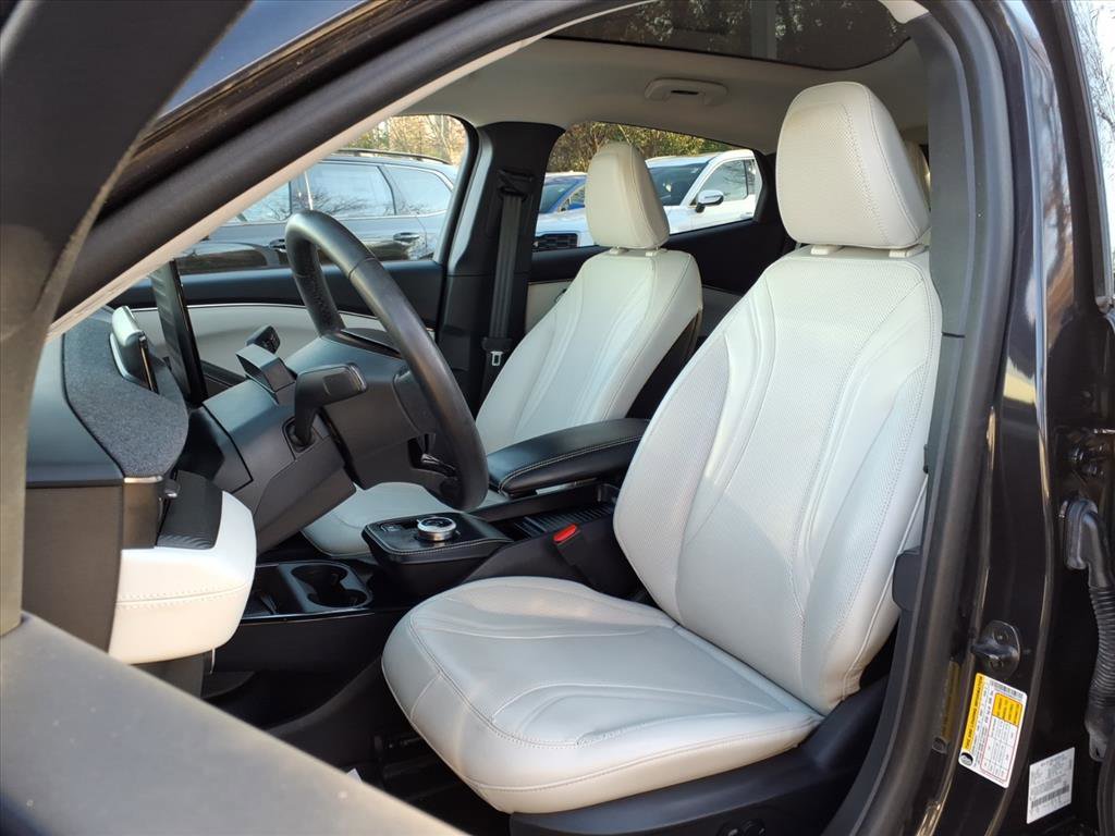 2022 Ford Mustang Mach-E Premium photo 3