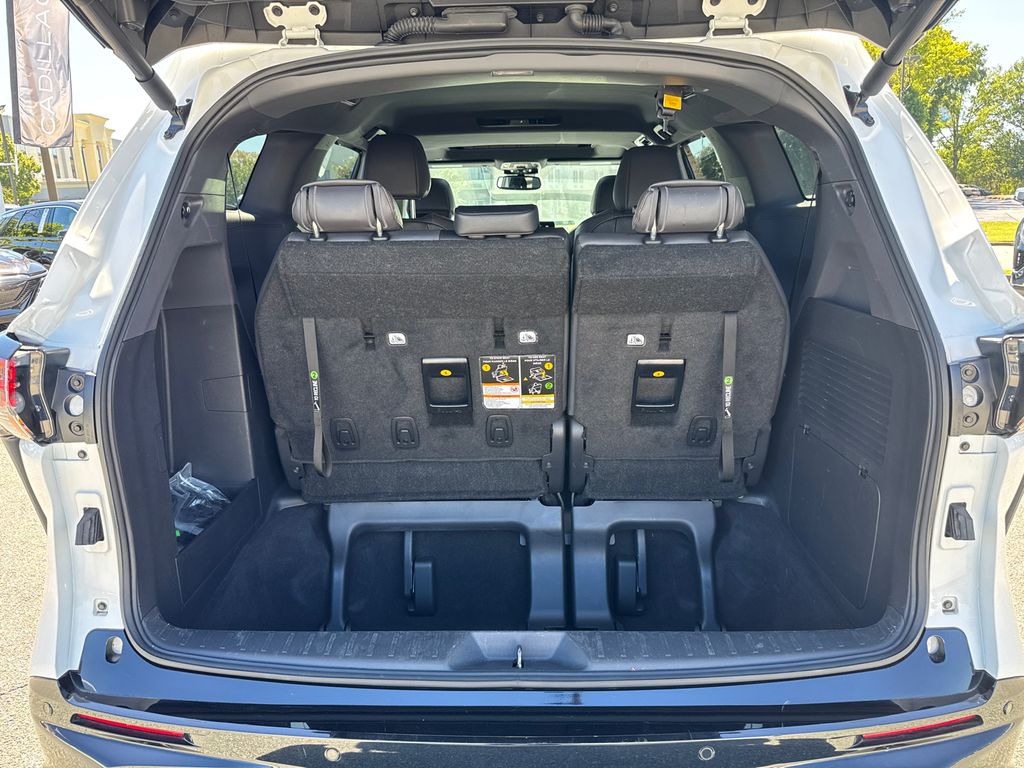 2023 Toyota Sienna XSE photo 17