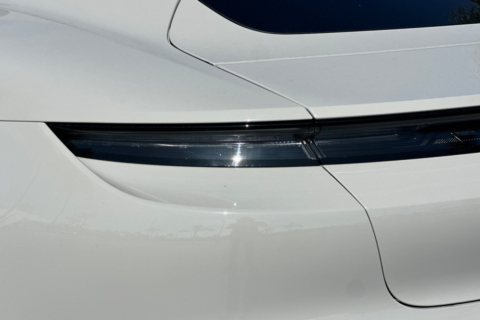 2023 Porsche Taycan photo 34