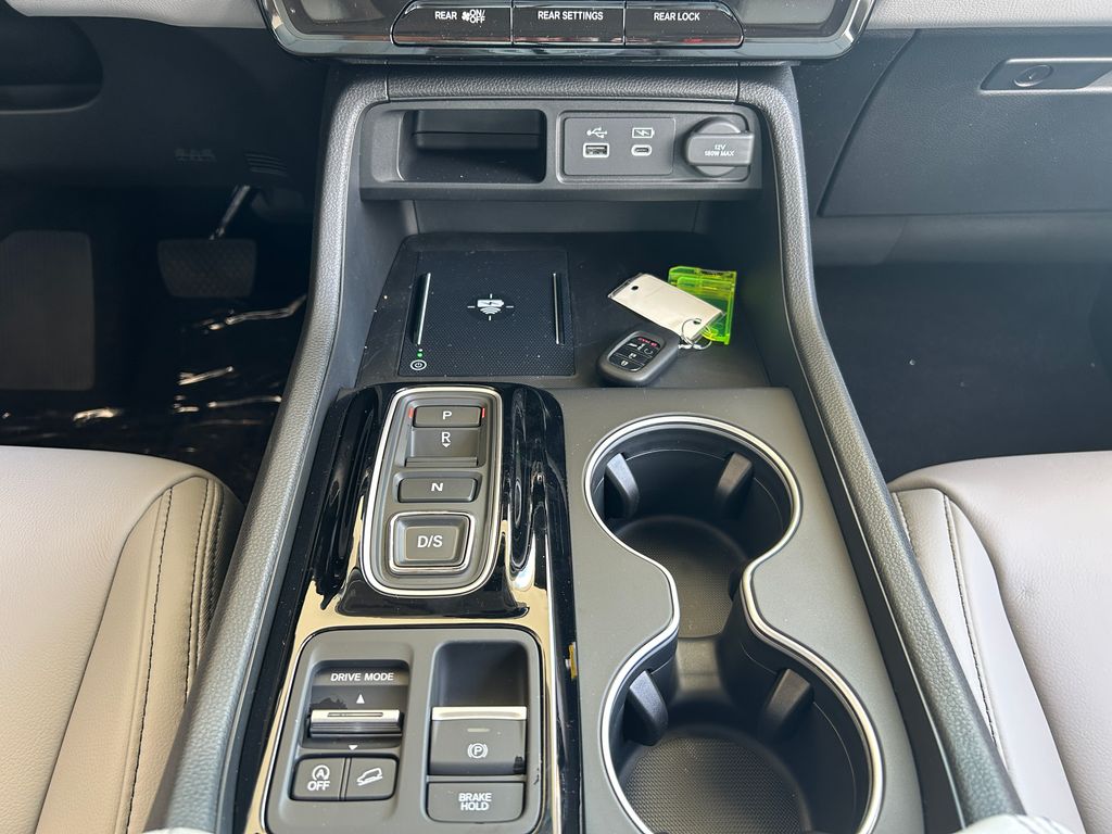 2025 Honda Pilot Touring photo 13