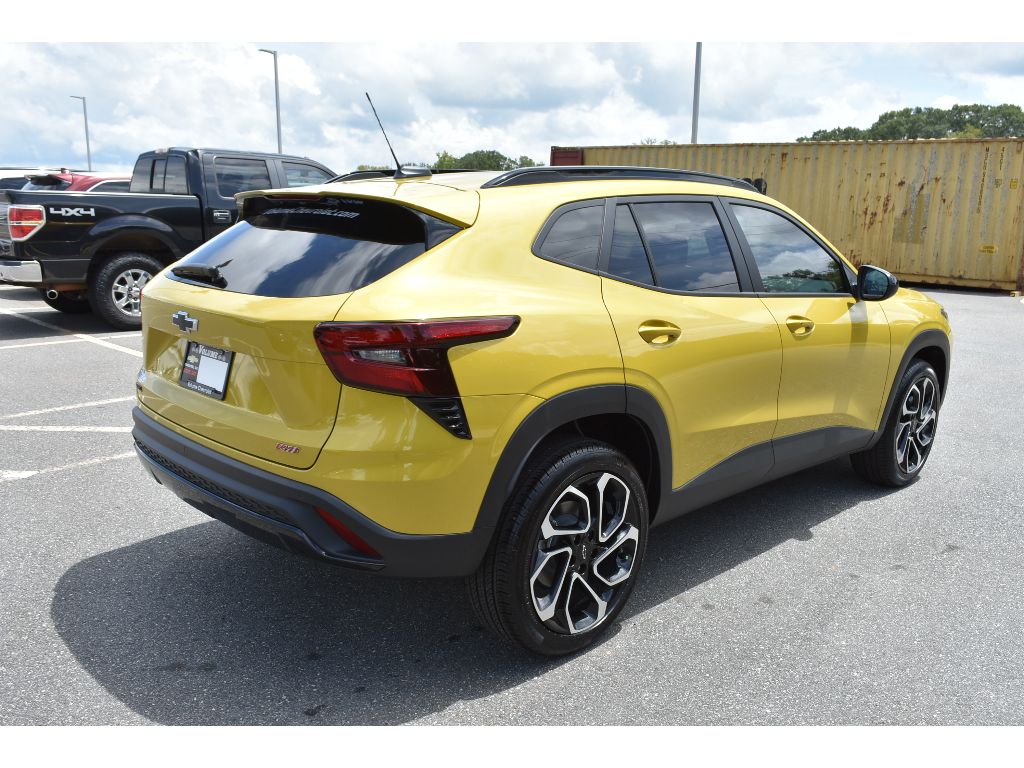 2025 Chevrolet Trax photo 4