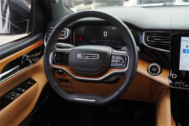 2023 Jeep Grand Wagoneer III photo 15