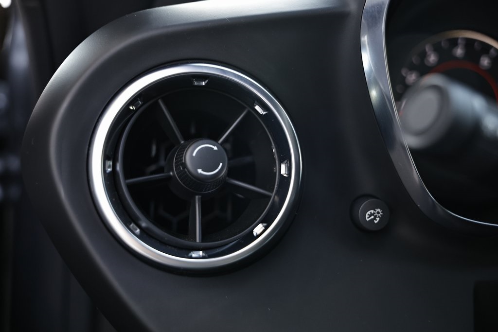 2022 Chevrolet Camaro 2LT photo 20