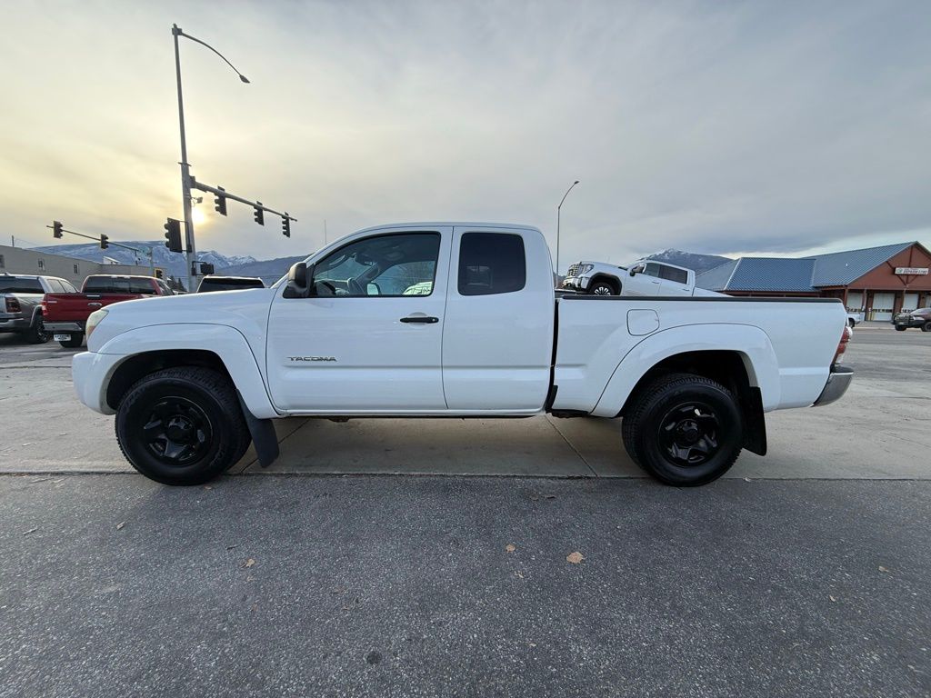 2010 Toyota Tacoma Base photo 2