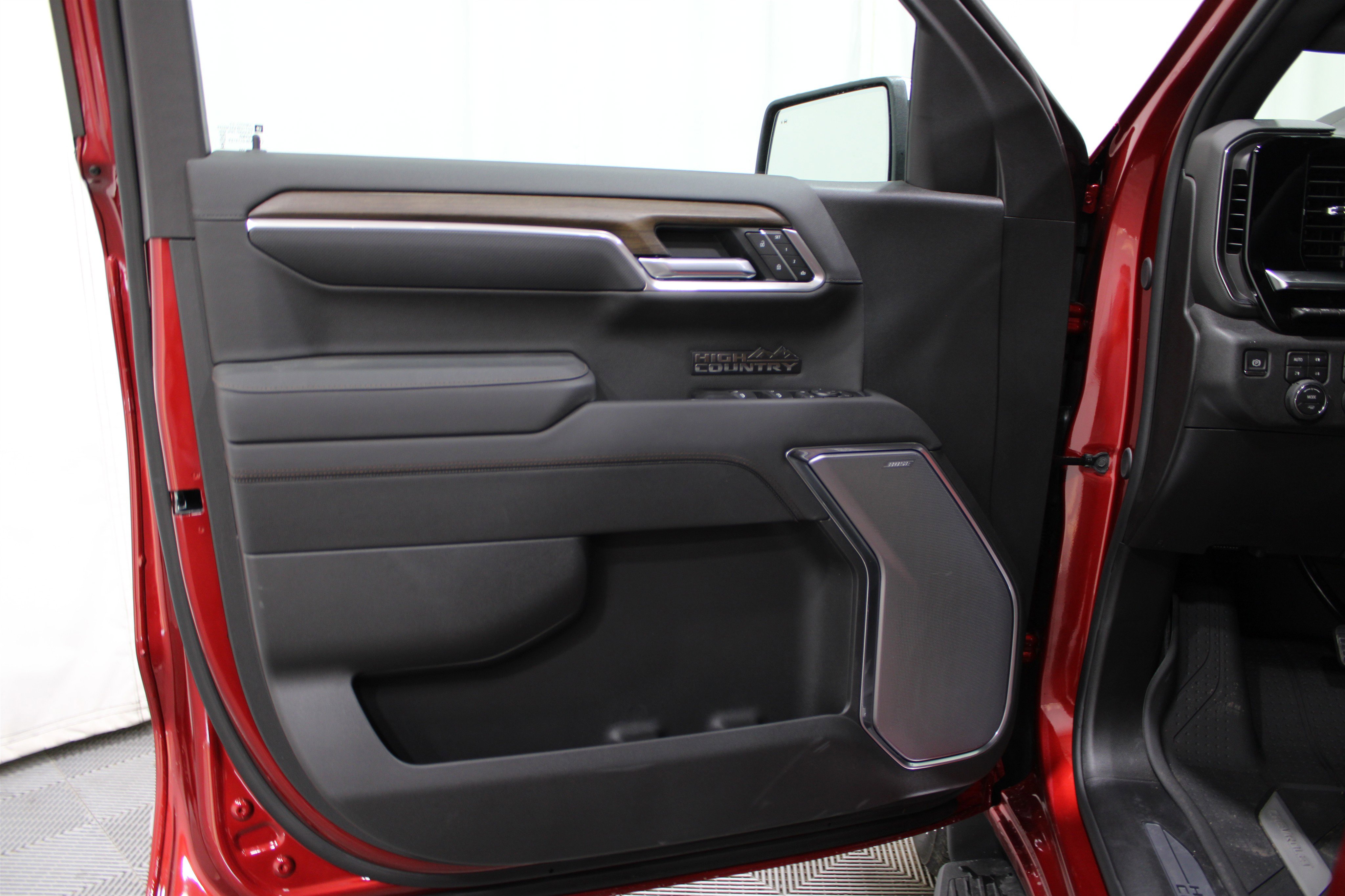 2026 Chevrolet Silverado 1500 High Country photo 5