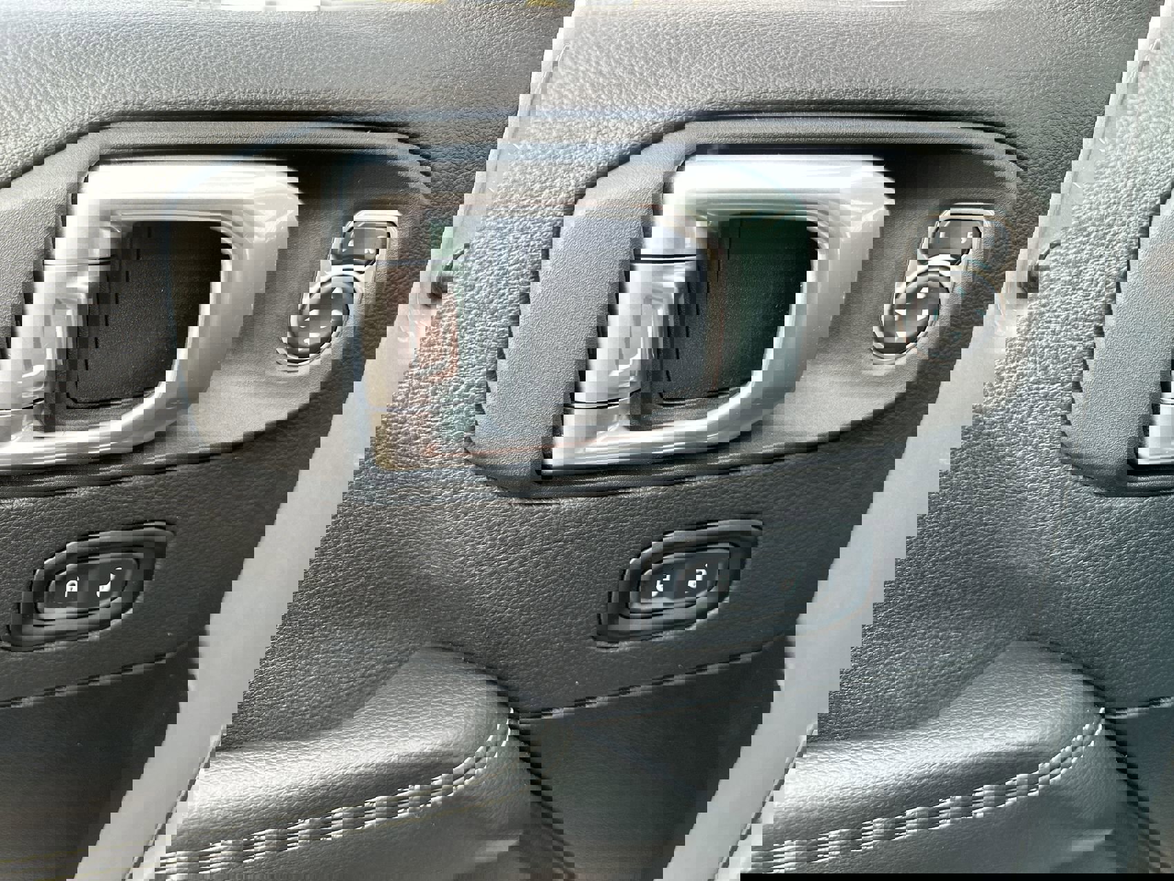 2023 Jeep Gladiator Overland photo 18