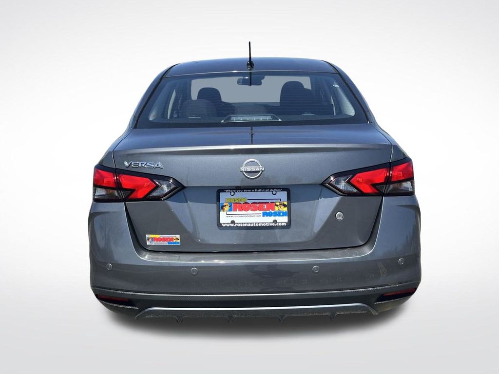 2025 Nissan Versa 1.6 S photo 3