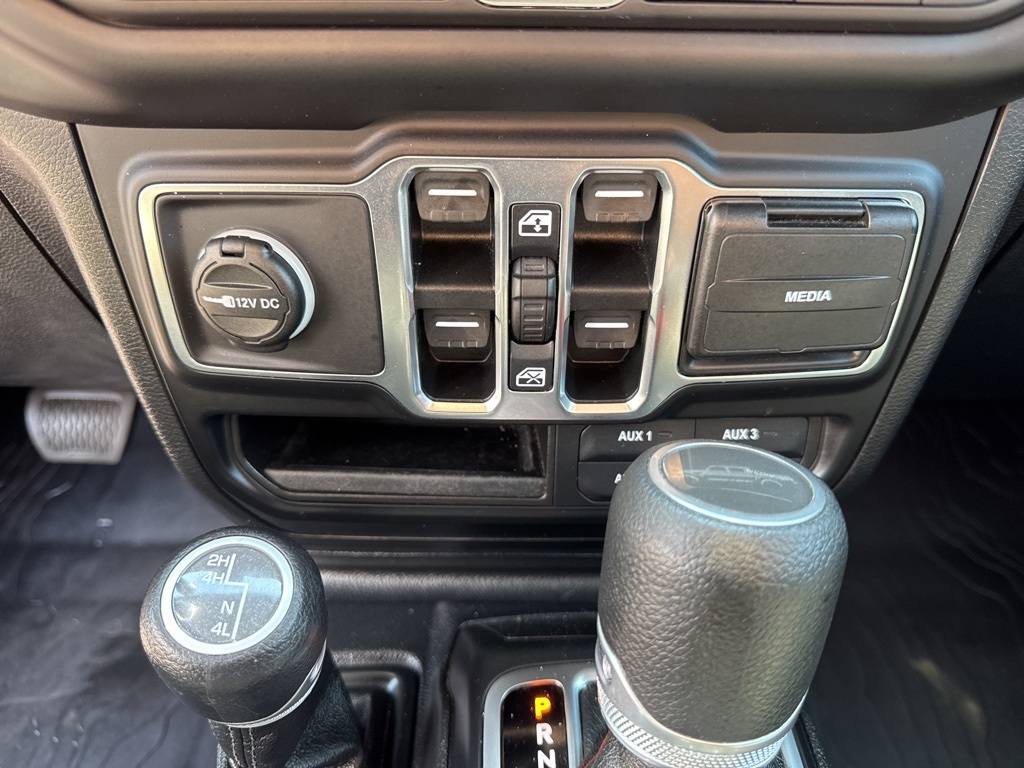 2021 Jeep Gladiator Willys photo 33