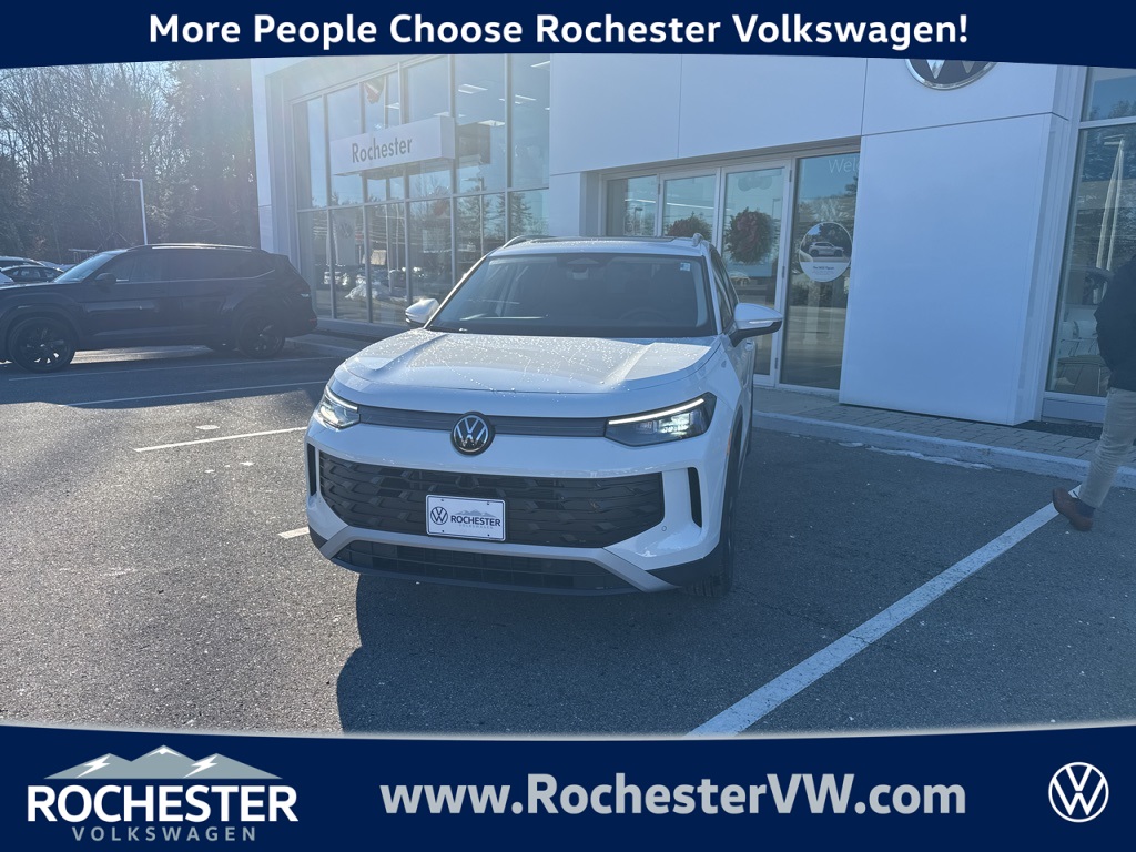 2026 Volkswagen Tiguan SE's photo