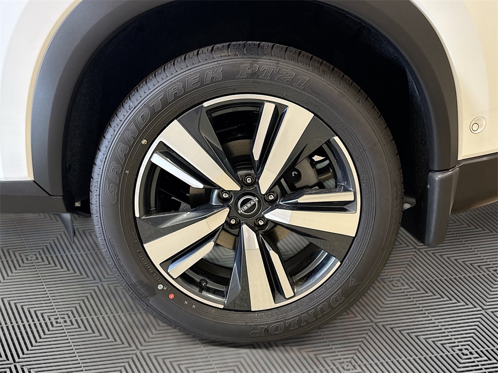 2025 Nissan Rogue SL photo 20