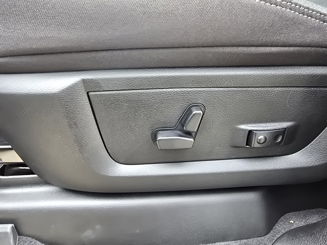 2025 Ram 2500 Big Horn photo 20