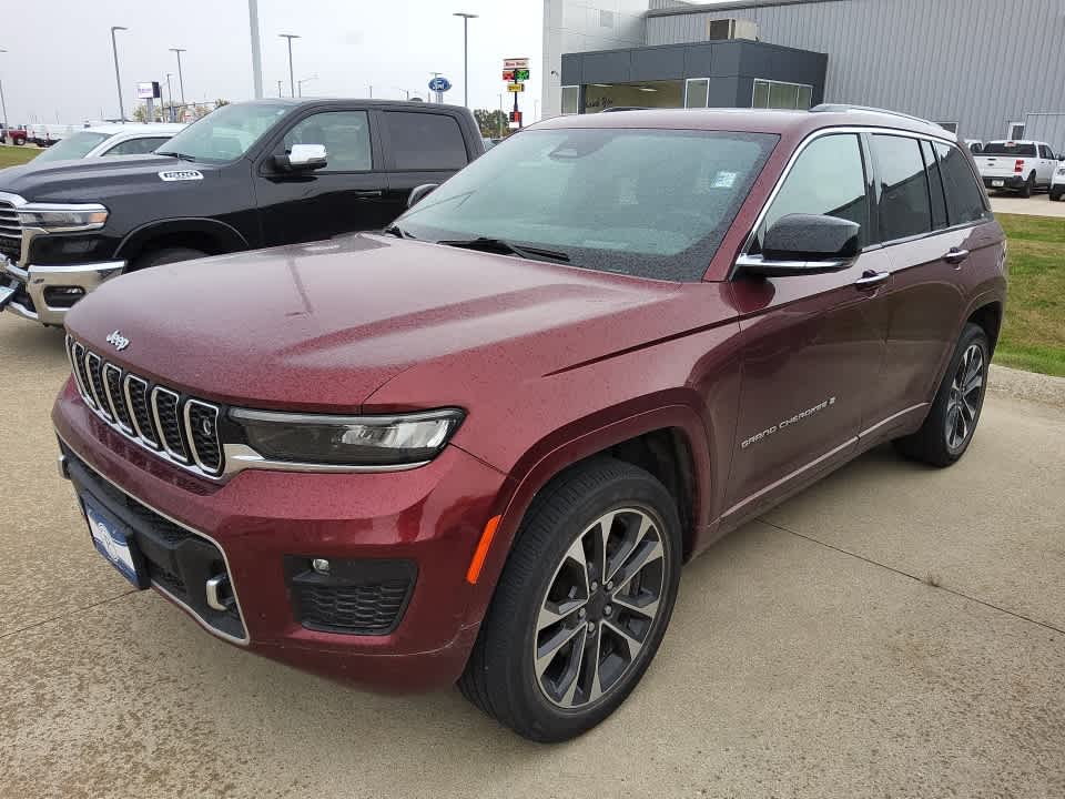 2022 Jeep Grand Cherokee Overland photo 3
