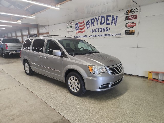 Used 2014 Chrysler Town & Country Touring with VIN 2C4RC1BGXER236568 for sale in Beloit, WI