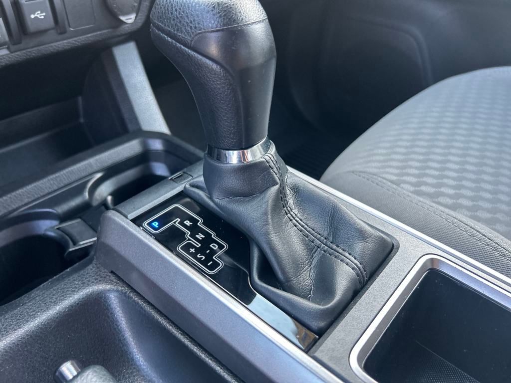2022 Toyota Tacoma SR5 photo 23