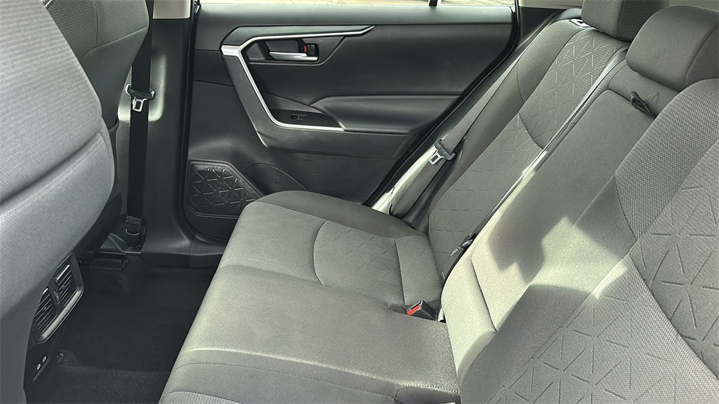 2023 Toyota RAV4 XLE photo 25