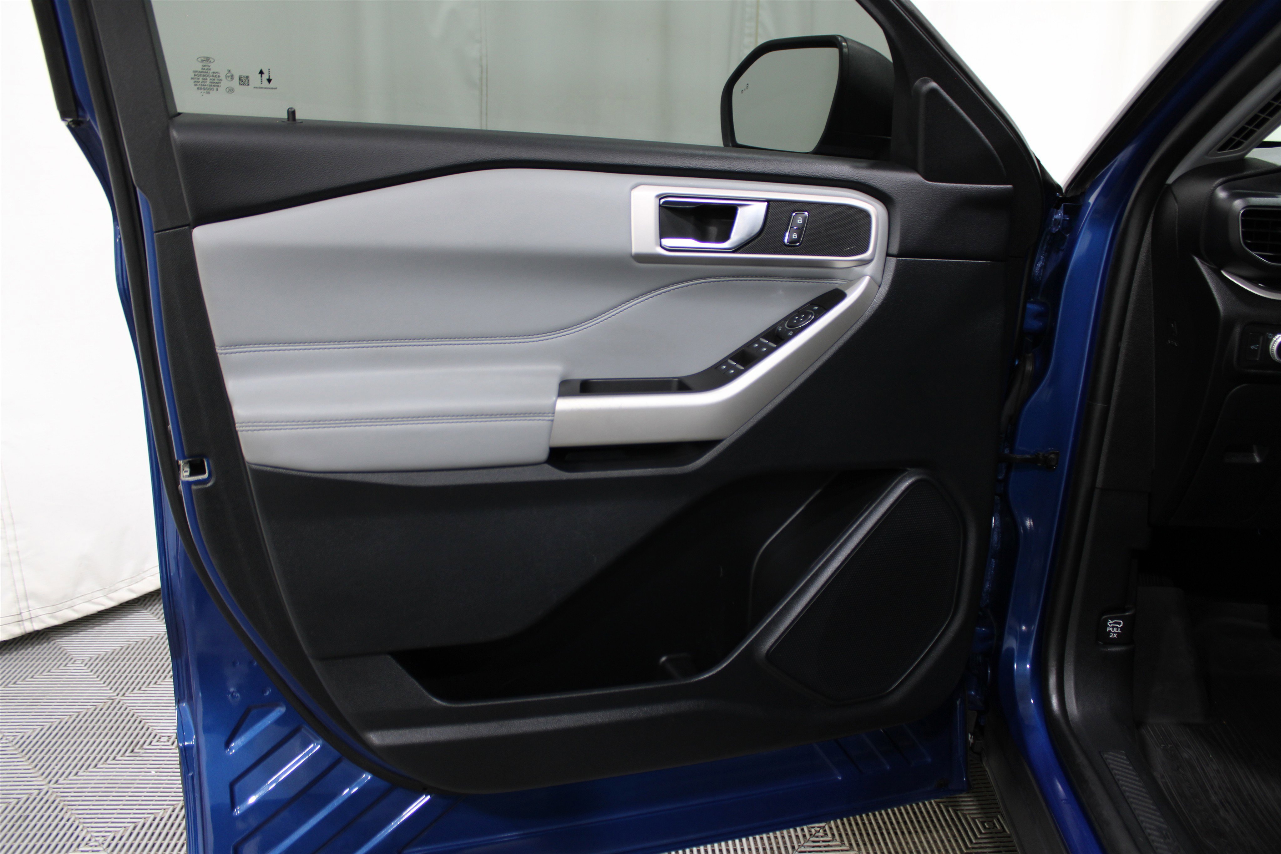 2021 Ford Explorer XLT photo 5