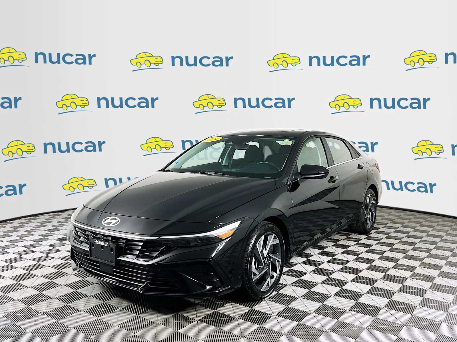 2024 Hyundai Elantra SEL Convenience photo 3