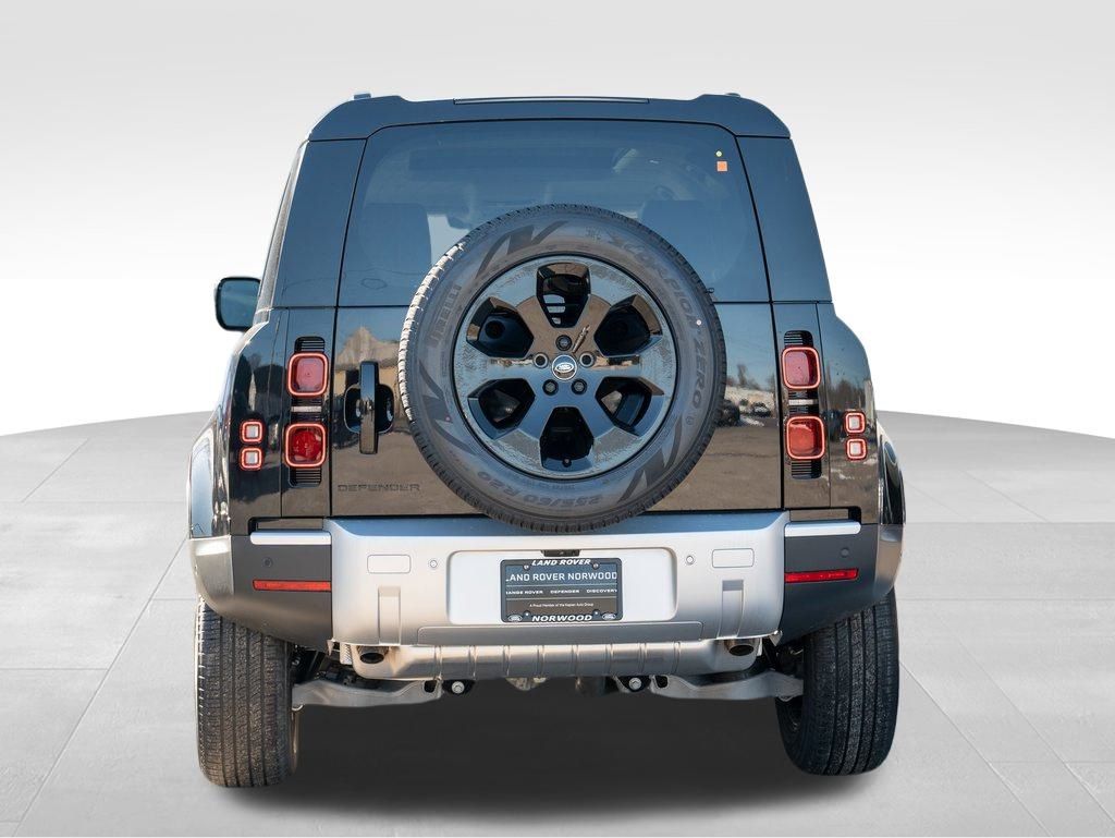 2025 Land Rover Defender 110 S photo 5