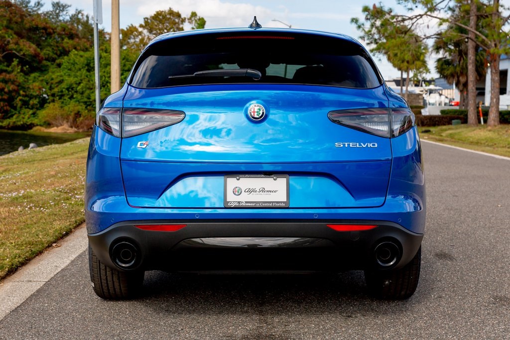 2025 Alfa Romeo Stelvio Sprint Base photo 4