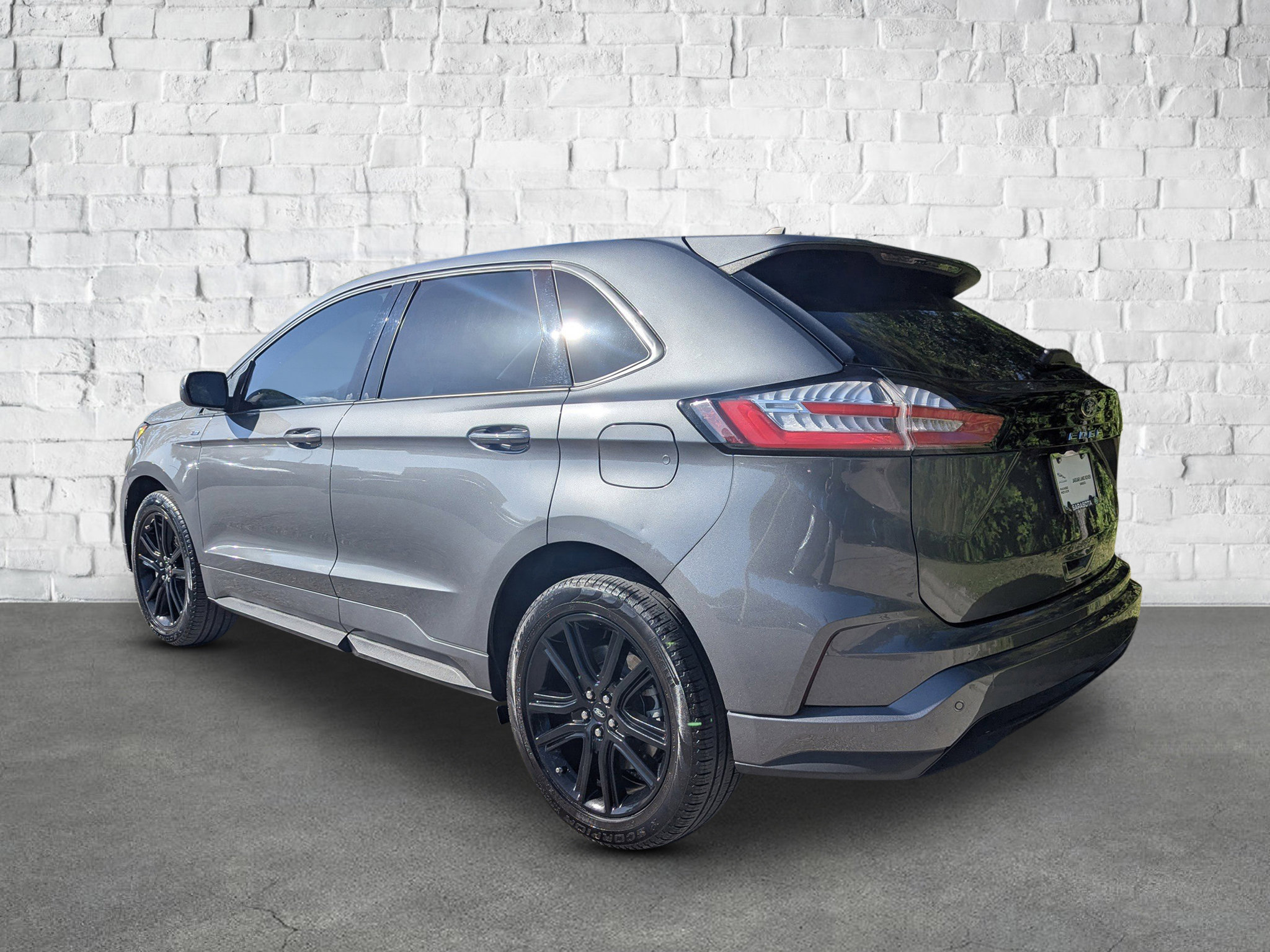 2024 Ford Edge ST-Line photo 2