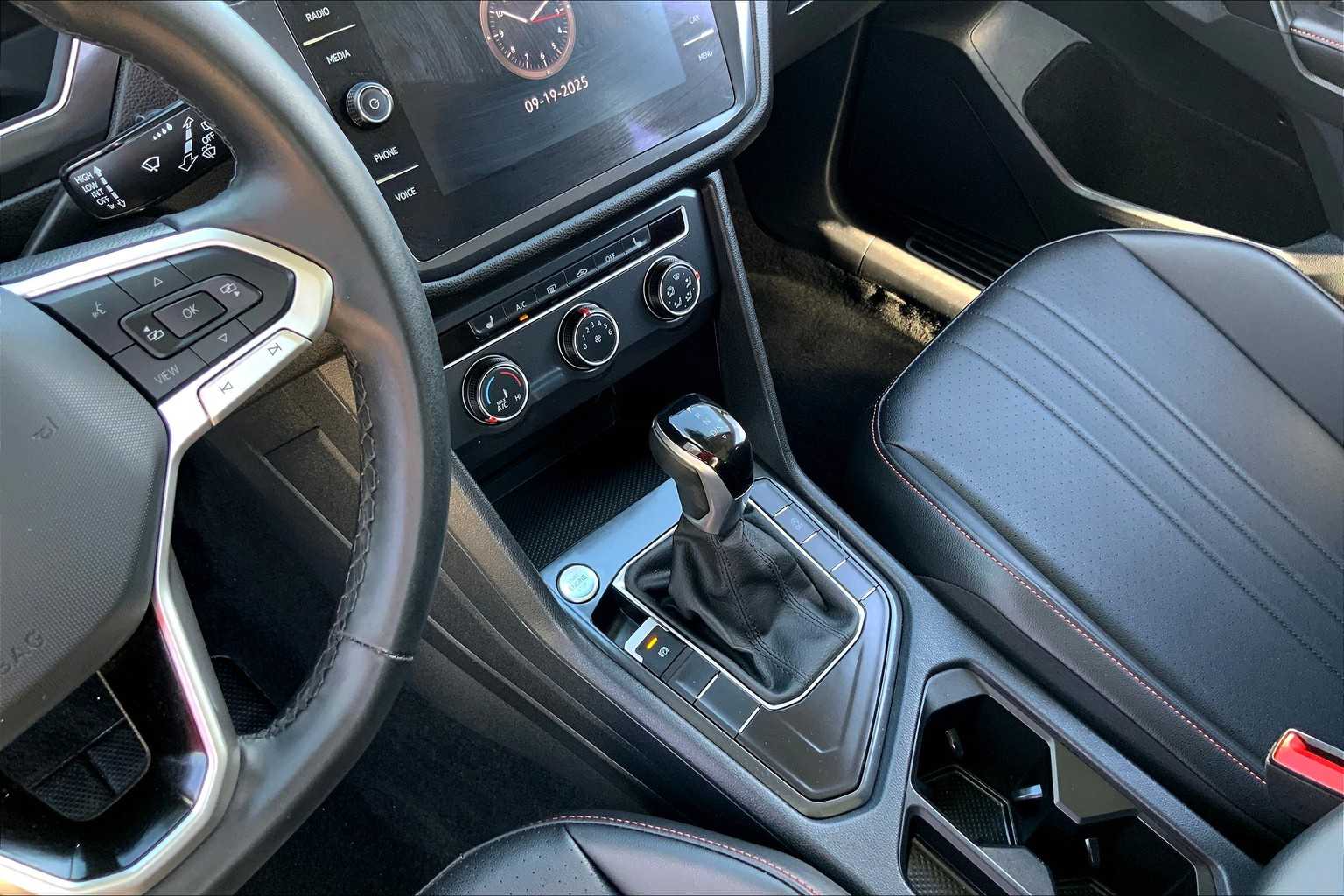 2024 Volkswagen Tiguan Wolfsburg Edition photo 13