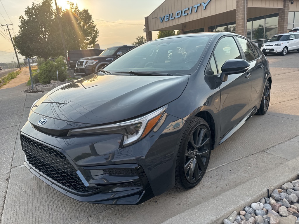 2025 Toyota Corolla Hybrid SE photo 3