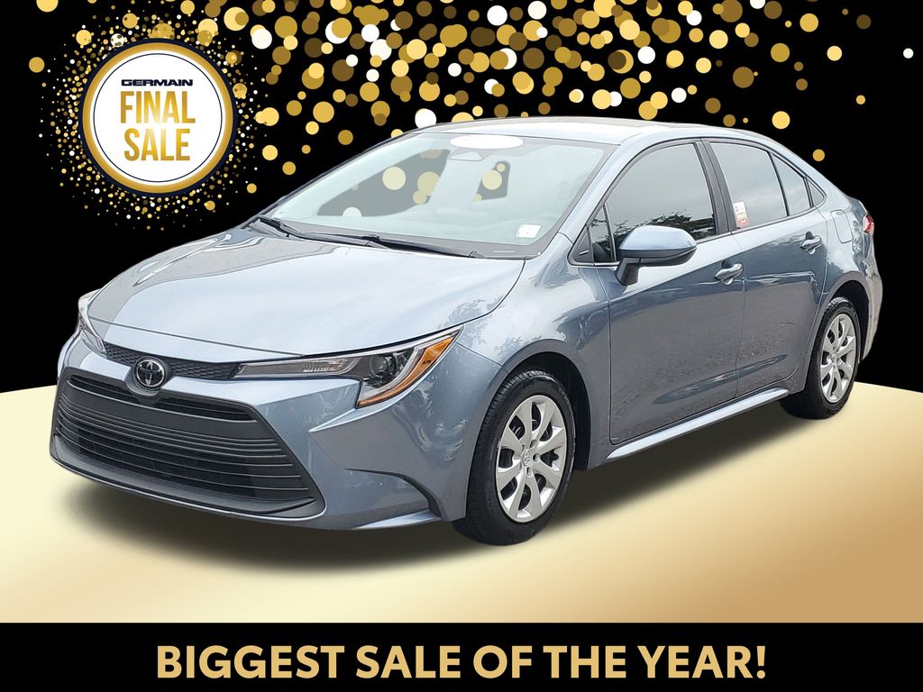 2024 Toyota Corolla LE's photo