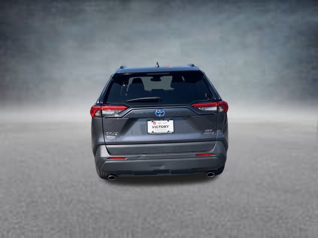 2024 Toyota RAV4 Hybrid XLE photo 4