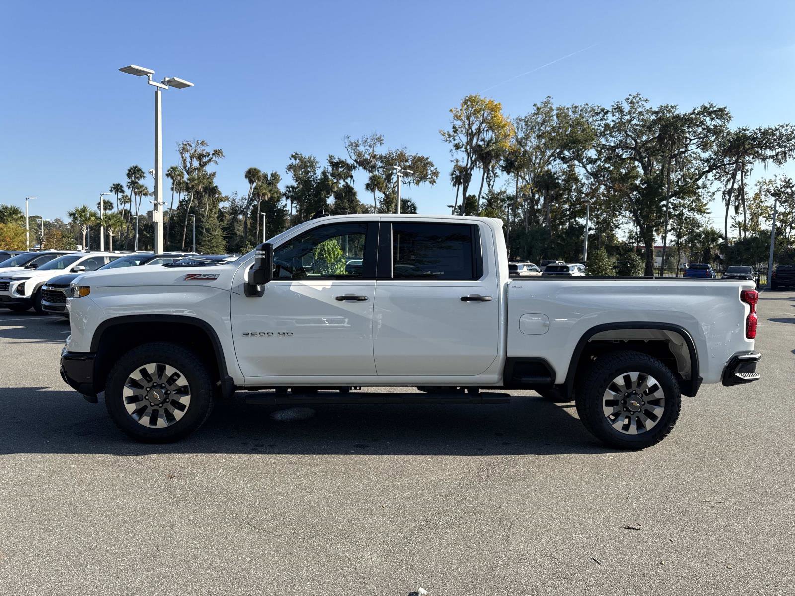 2026 Chevrolet Silverado 2500HD Custom photo 4