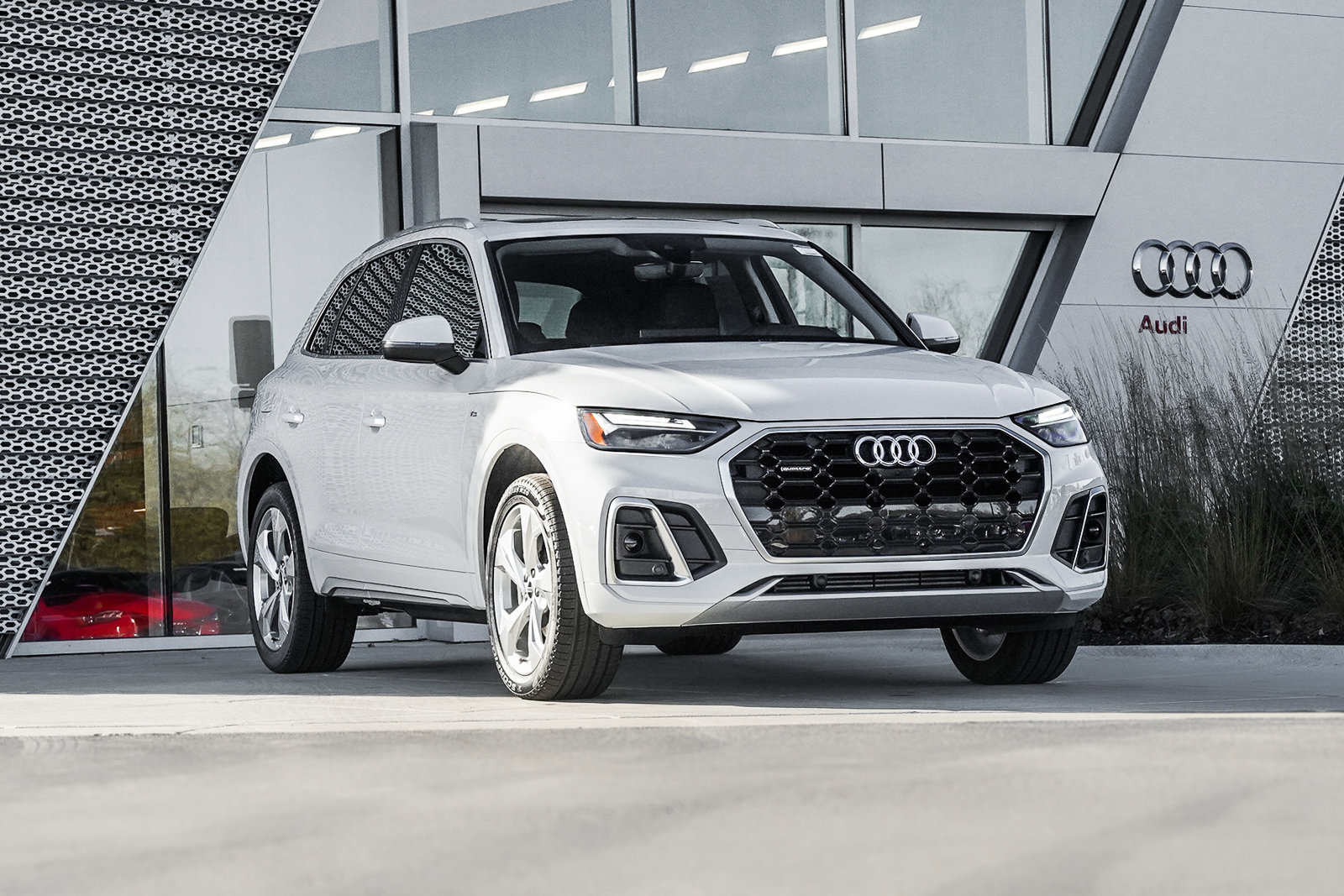 2025 Audi Q5 Premium Plus's photo