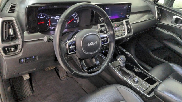 Used 2022 WHITE Kia S image 15