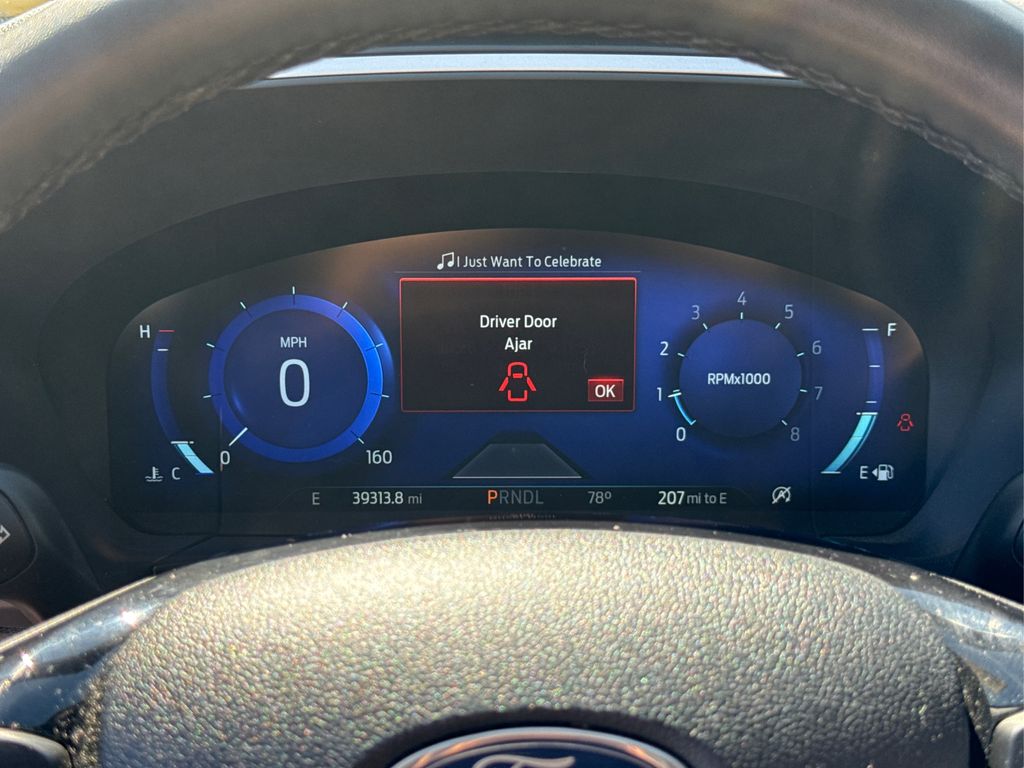 2022 Ford Escape SEL photo 19
