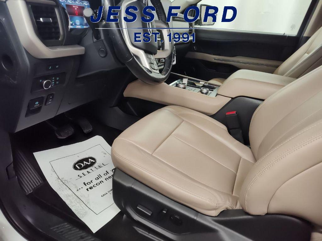 2023 Ford Expedition MAX XLT photo 4