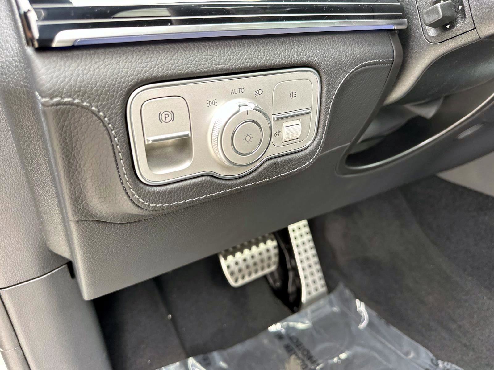 2026 Mercedes Benz GLS 450 4MATIC photo 21