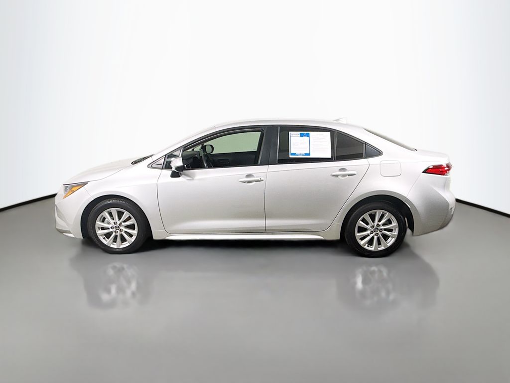 2024 Toyota Corolla LE photo 4