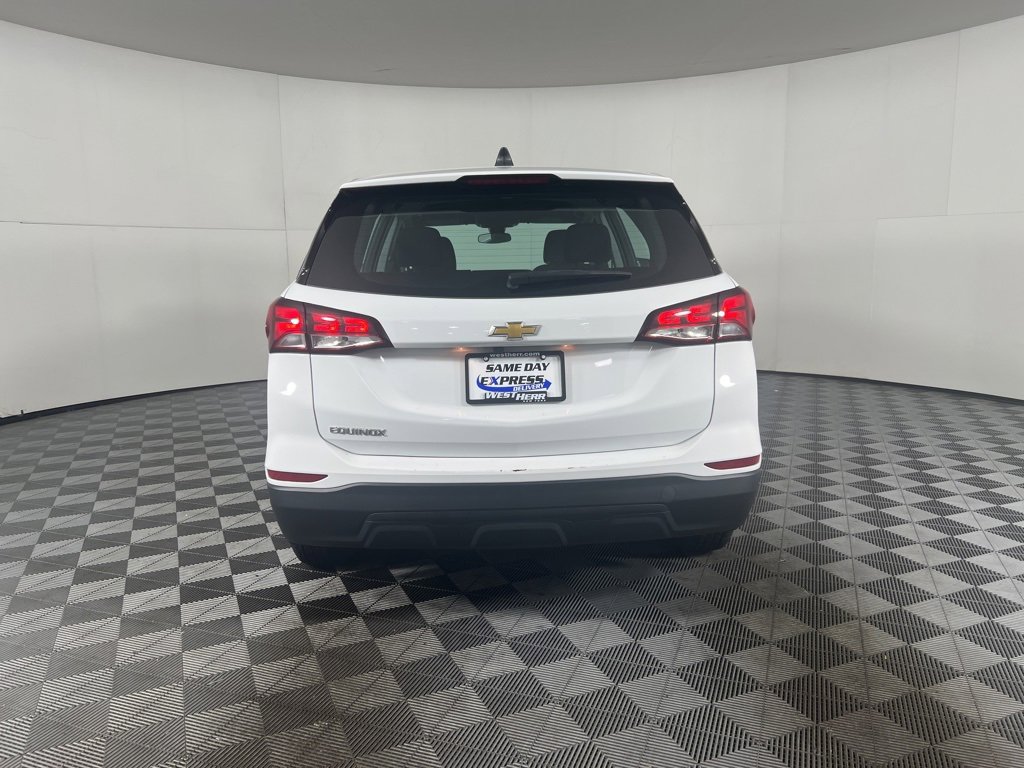 2022 Chevrolet Equinox LS photo 9
