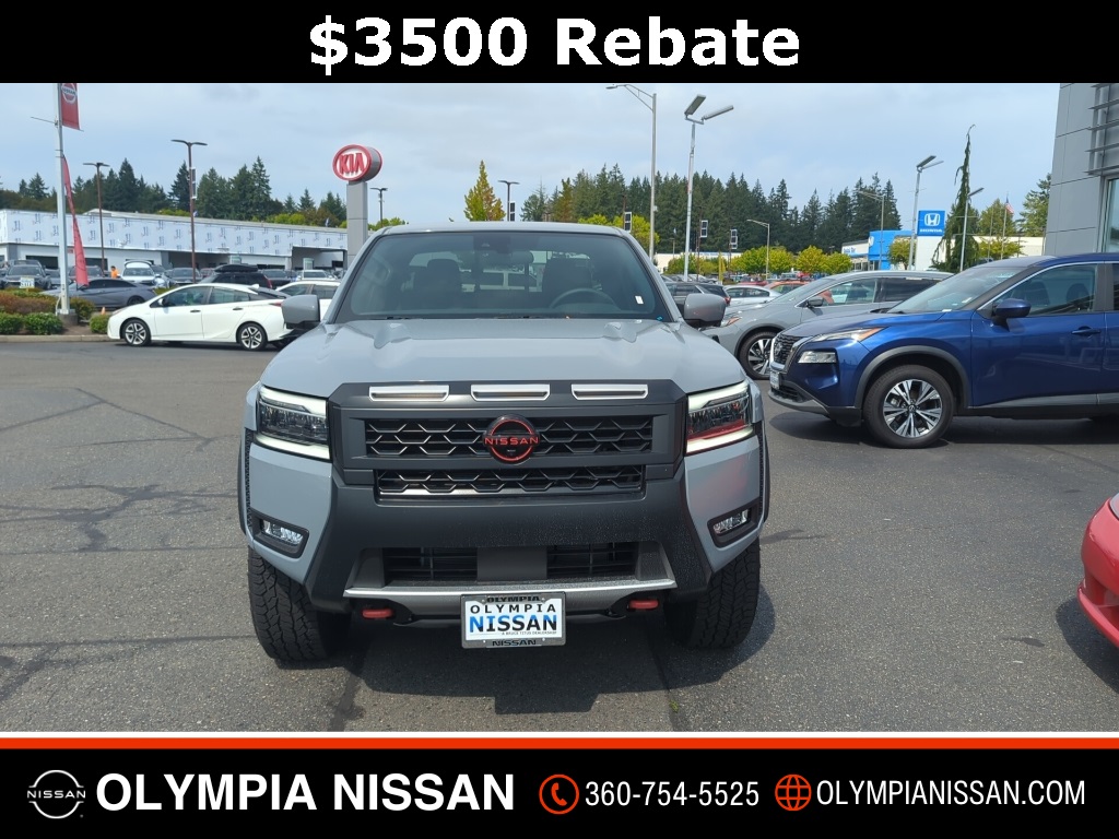 2025 Nissan Frontier Crew Cab PRO-4X photo 2