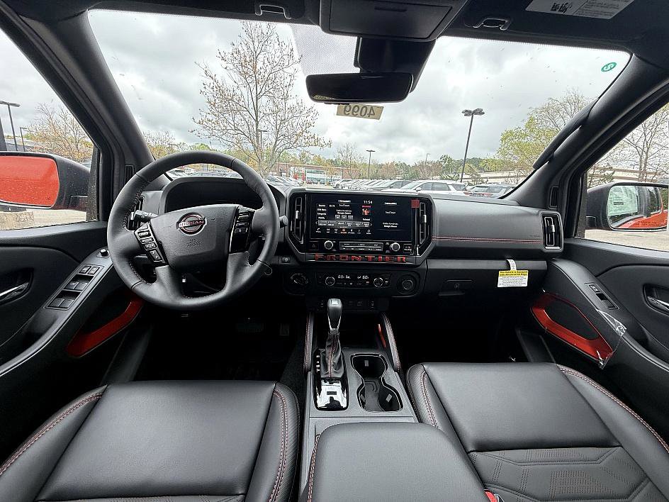2025 Nissan Frontier PRO-4X photo 19