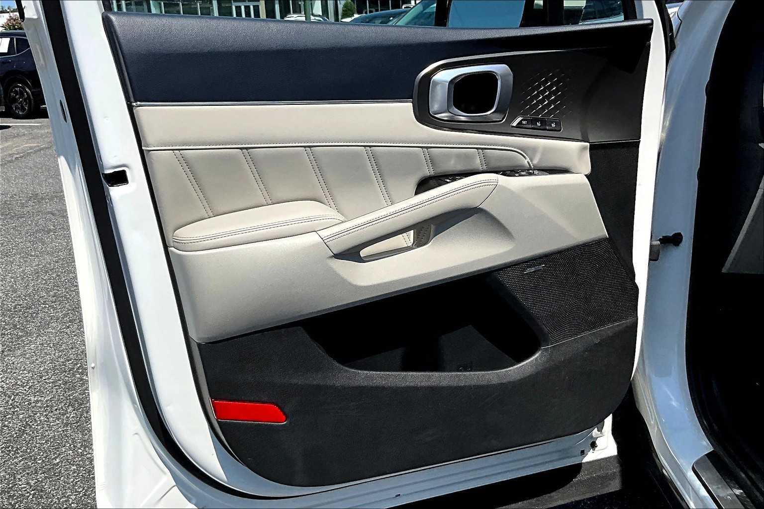 2022 Kia Sorento Plug-In Hybrid SX Prestige photo 17