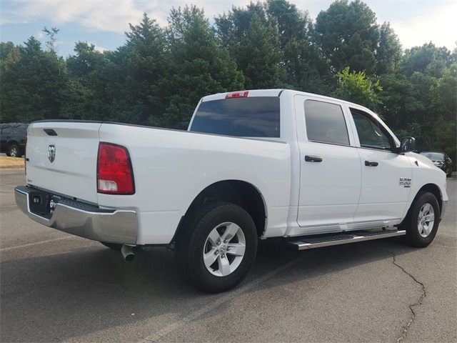2022 Ram 1500 Classic SLT photo 3