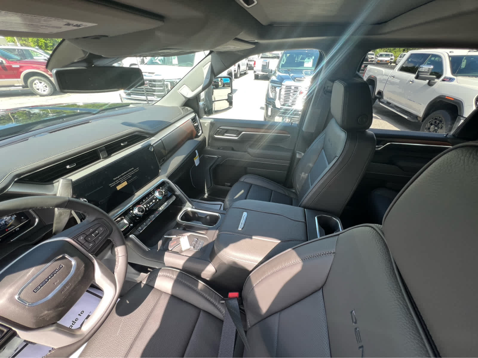 2025 Gmc Sierra HD Denali photo 9