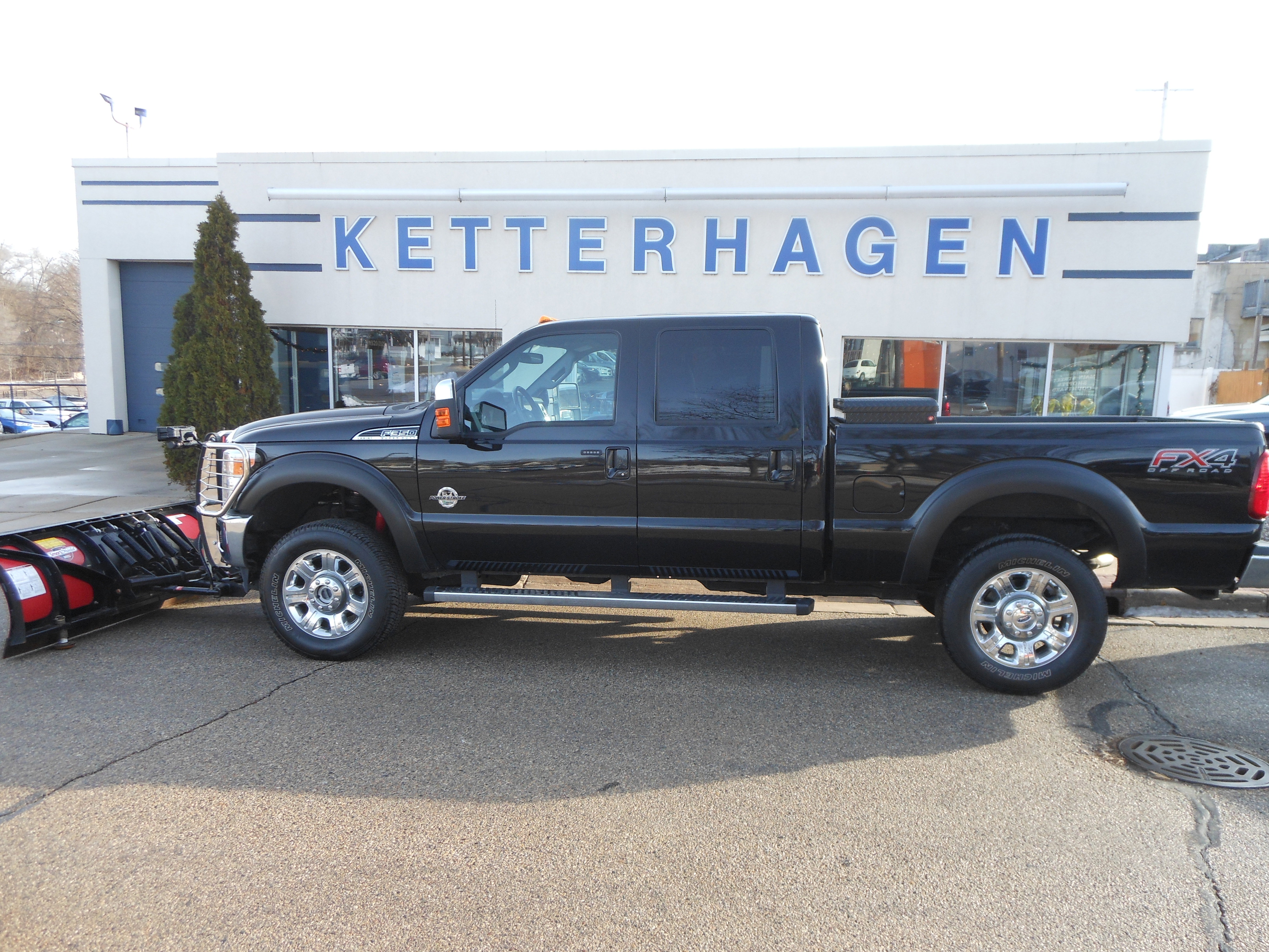 2016 Ford F-350 Super Duty Lariat's photo