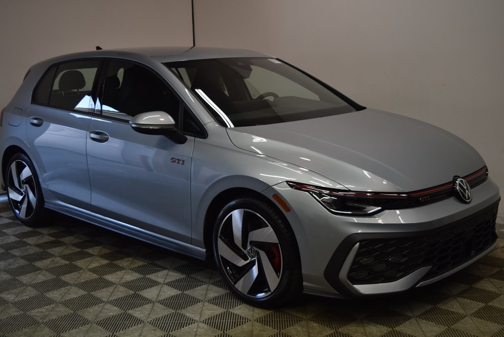 2025 Volkswagen Golf GTI S's photo