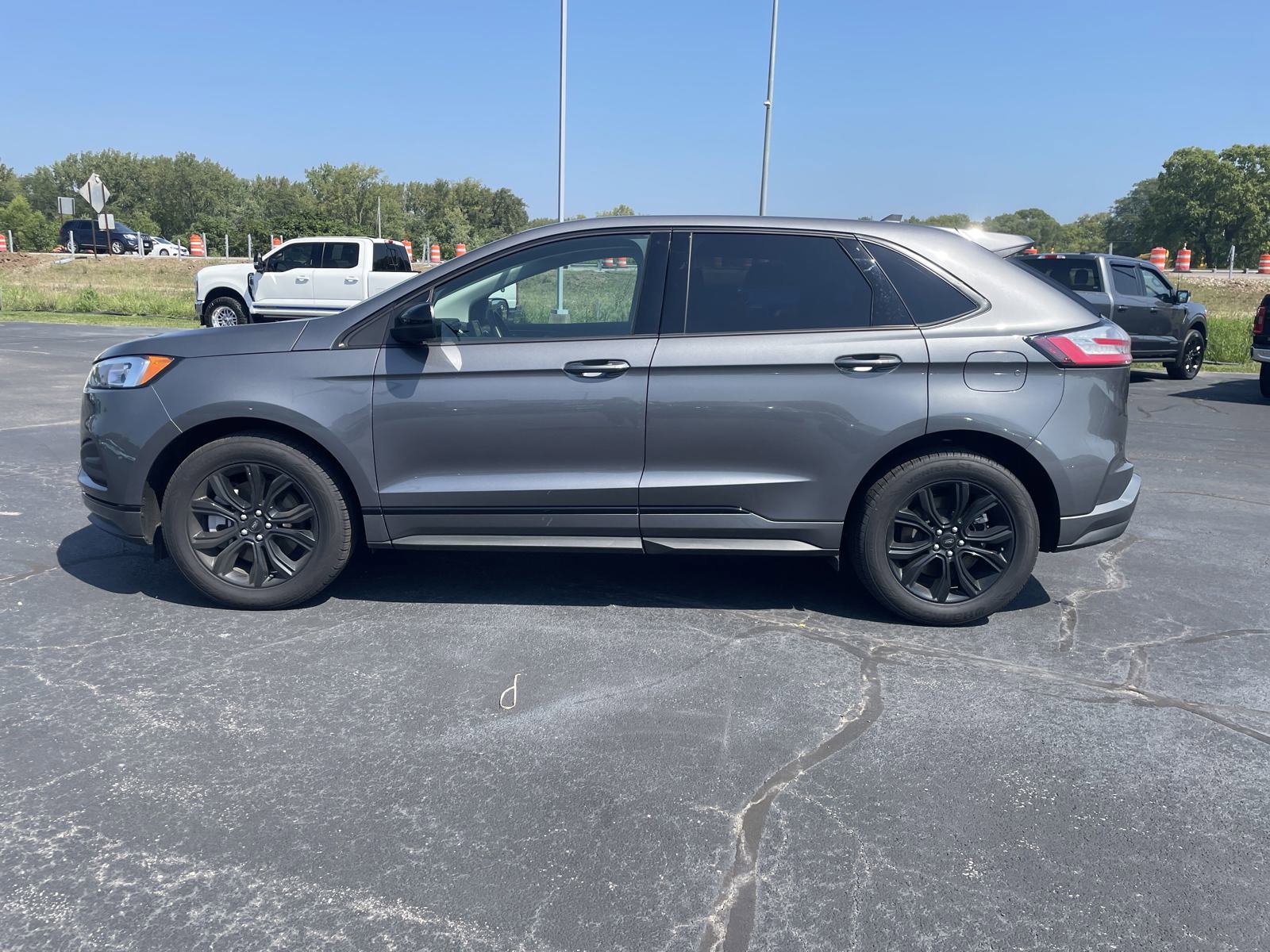 2024 Ford Edge SE photo 4