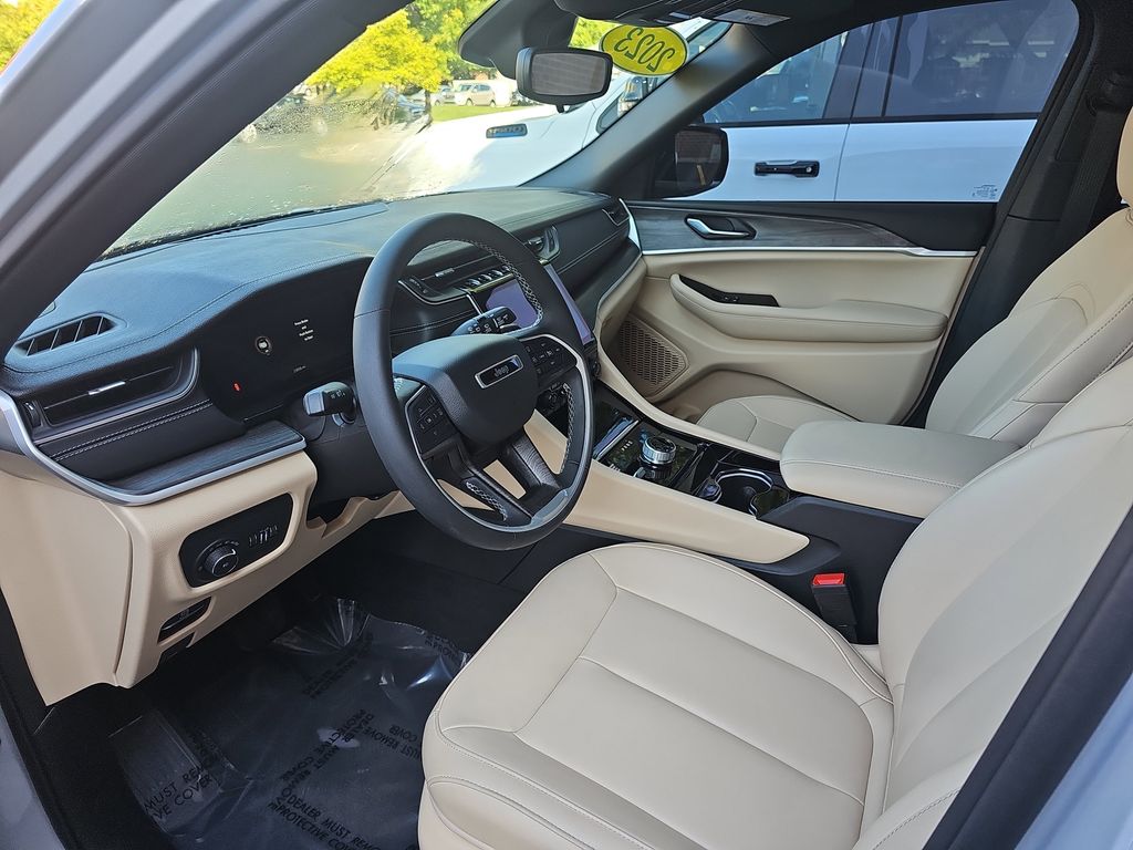 2023 Jeep Grand Cherokee Limited photo 12