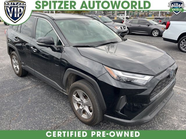 2024 Toyota RAV4 XLE's photo