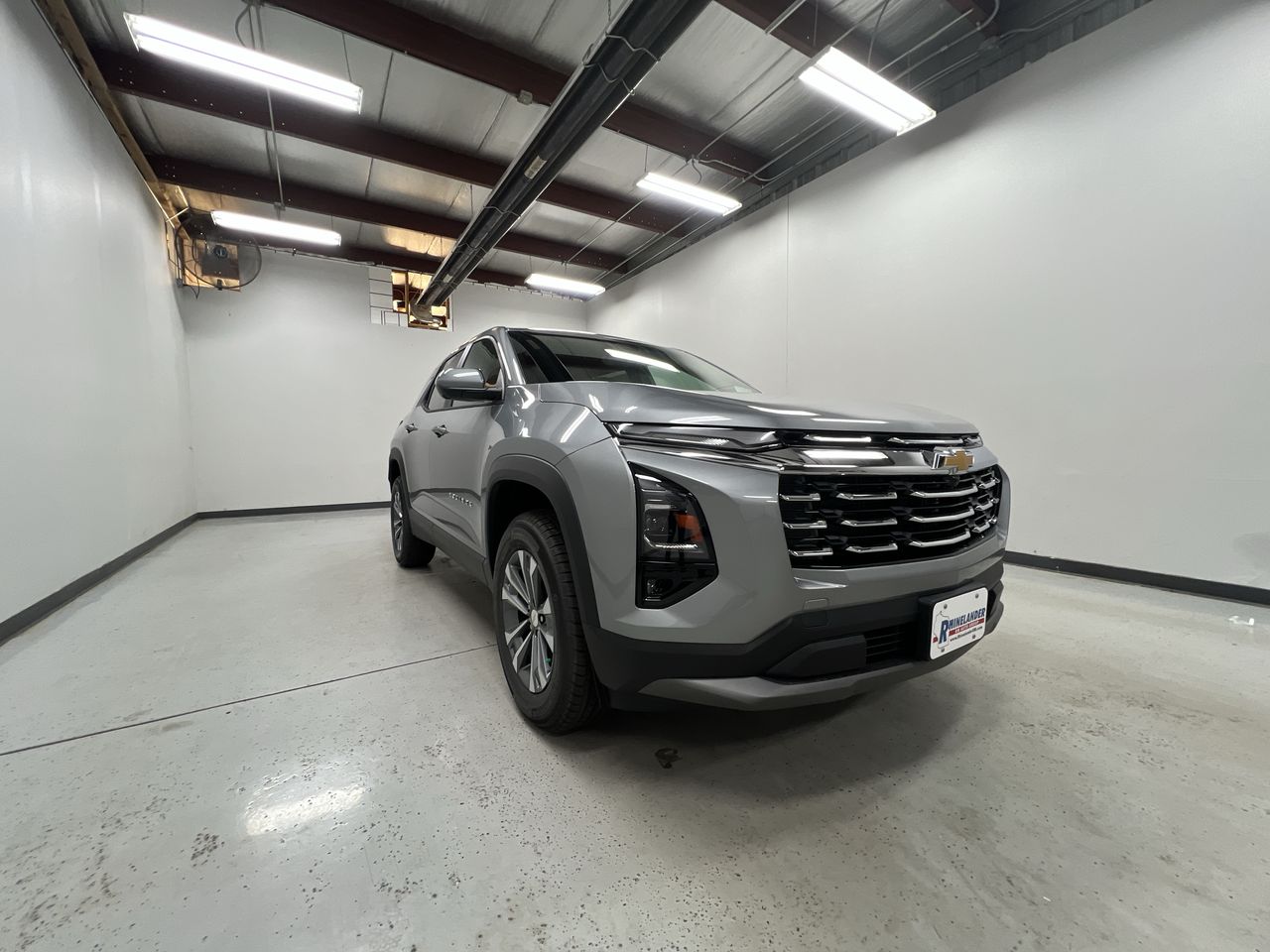 2026 Chevrolet Equinox LT photo 2