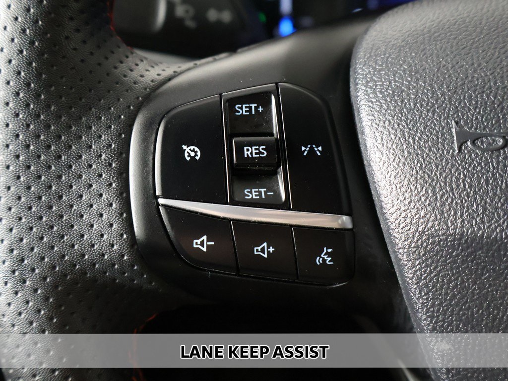 2023 Ford Escape ST-Line photo 2
