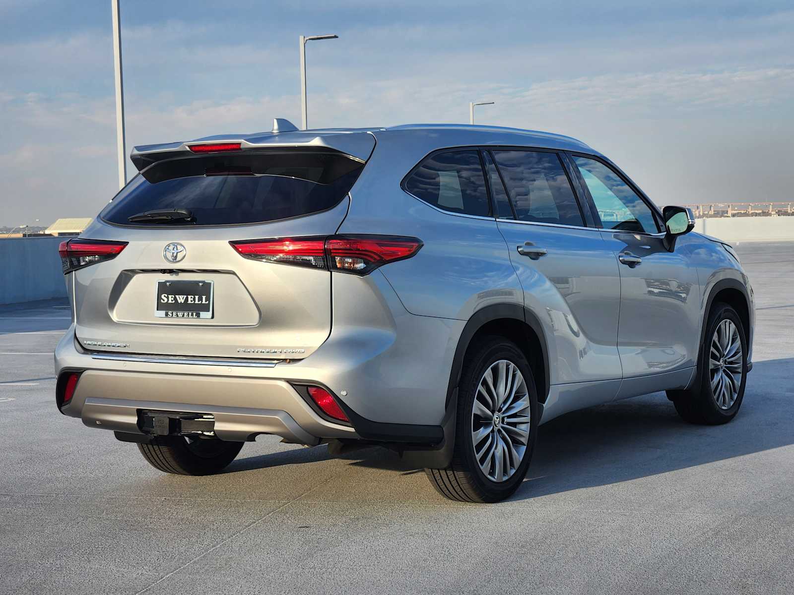 2021 Toyota Highlander Platinum photo 3